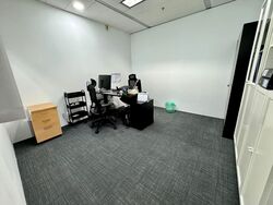 Gateway East (D7), Office #552505451